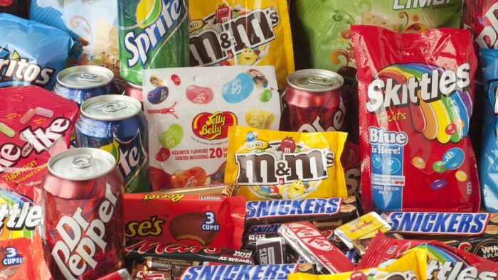 Experts looking to stamp junk food with health warning labels
