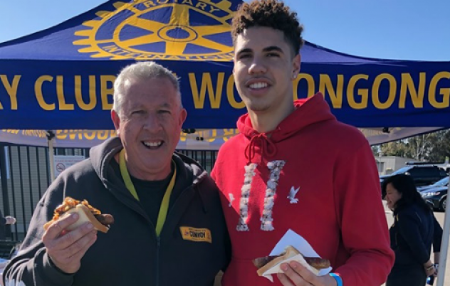 LaMelo enjoys first sausage sizzle to the delight of Instagram